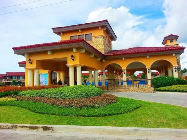 Relaxing Home At Camella Bacolod, Near Airport, Rockwell, Terminals, Famous Resto Bagian luar foto