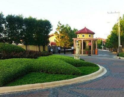 Relaxing Home At Camella Bacolod, Near Airport, Rockwell, Terminals, Famous Resto Bagian luar foto